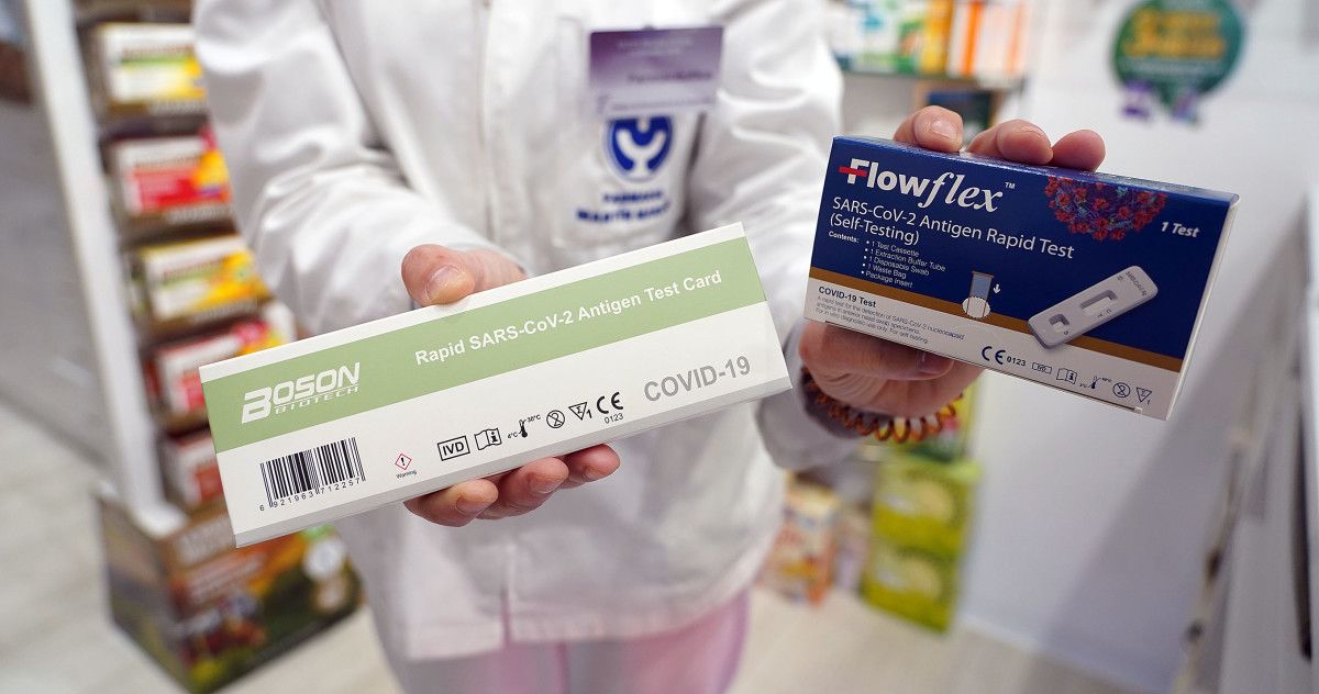 Test de antíxenos nunha farmacia de Pontevedra