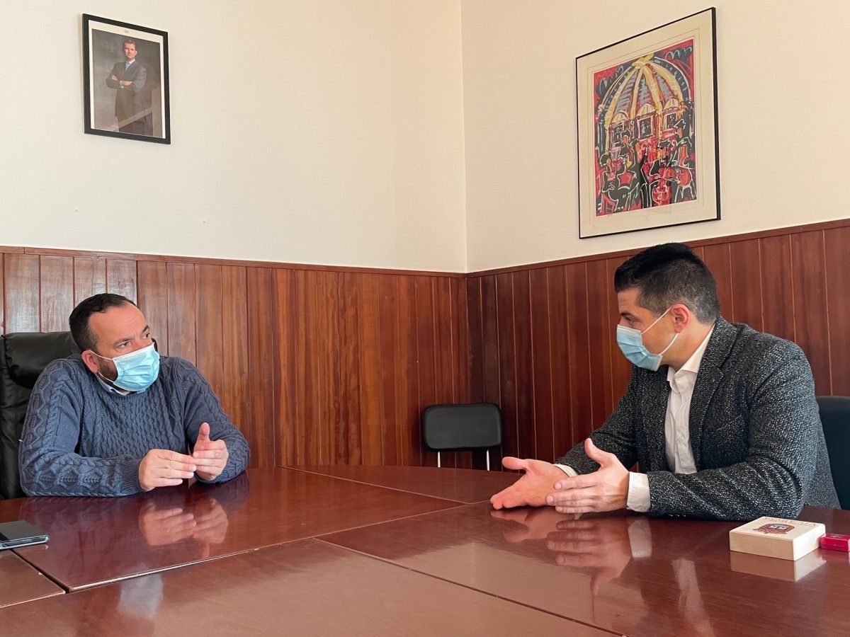 Reunión entre os alcaldes de Vilaboa e Ponte Caldelas, César Poza e Andrés Dïaz