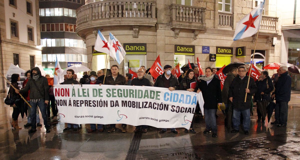 Manifestación de Alianza Social Galega contra la nueva ley de seguridad ciudadana