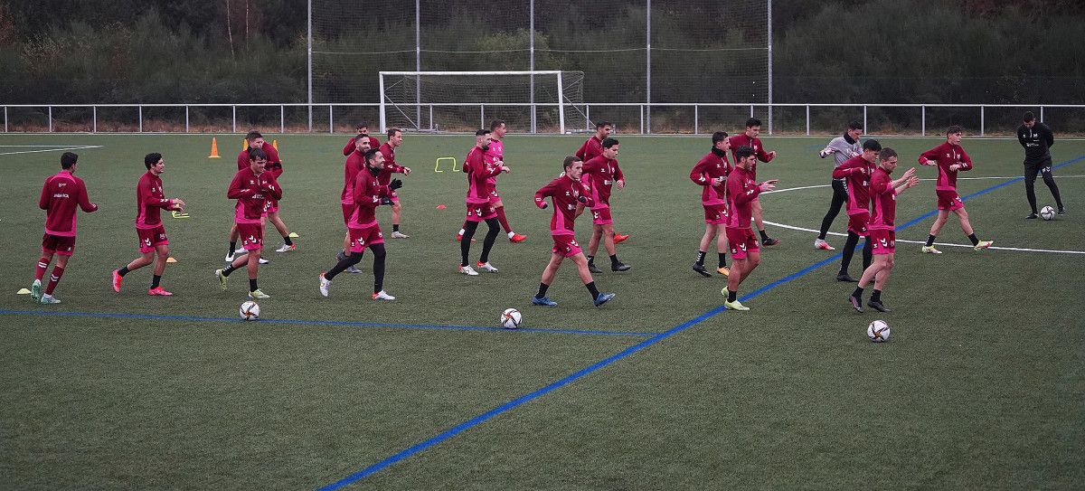 Primeiro adestramento do Pontevedra CF despois das vacacións do Nadal do 2021