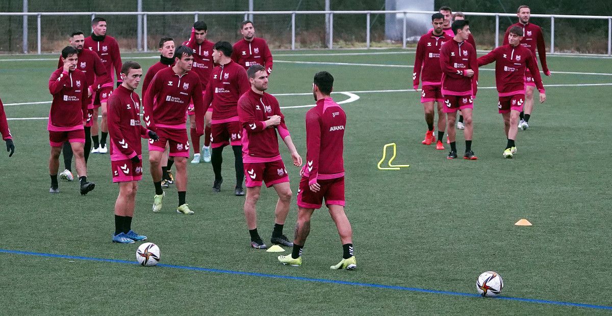 Adestramento do Pontevedra en Xeve tras as vacacións de Nadal