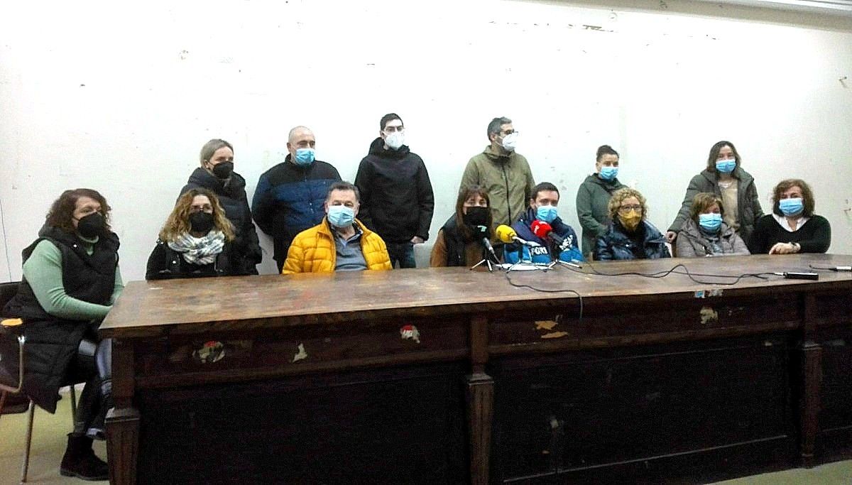 Persoal de limpeza dos hospitais Montecelo e Provincial, e representantes dos sindicatos CIG, CC.OO. y UXT