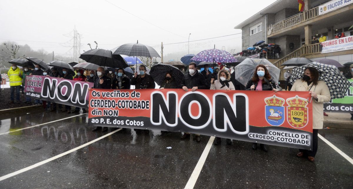Protesta contra o parque eólico dos Cotos en Carballedo Protesta contra o parque eólico dos Cotos en Carballedo