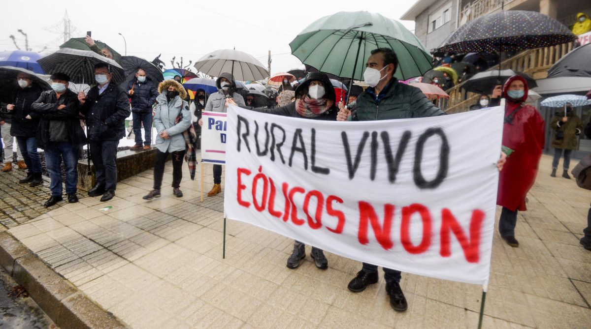 Protesta contra o parque eólico dos Cotos en Carballedo Protesta contra o parque eólico dos Cotos en Carballedo