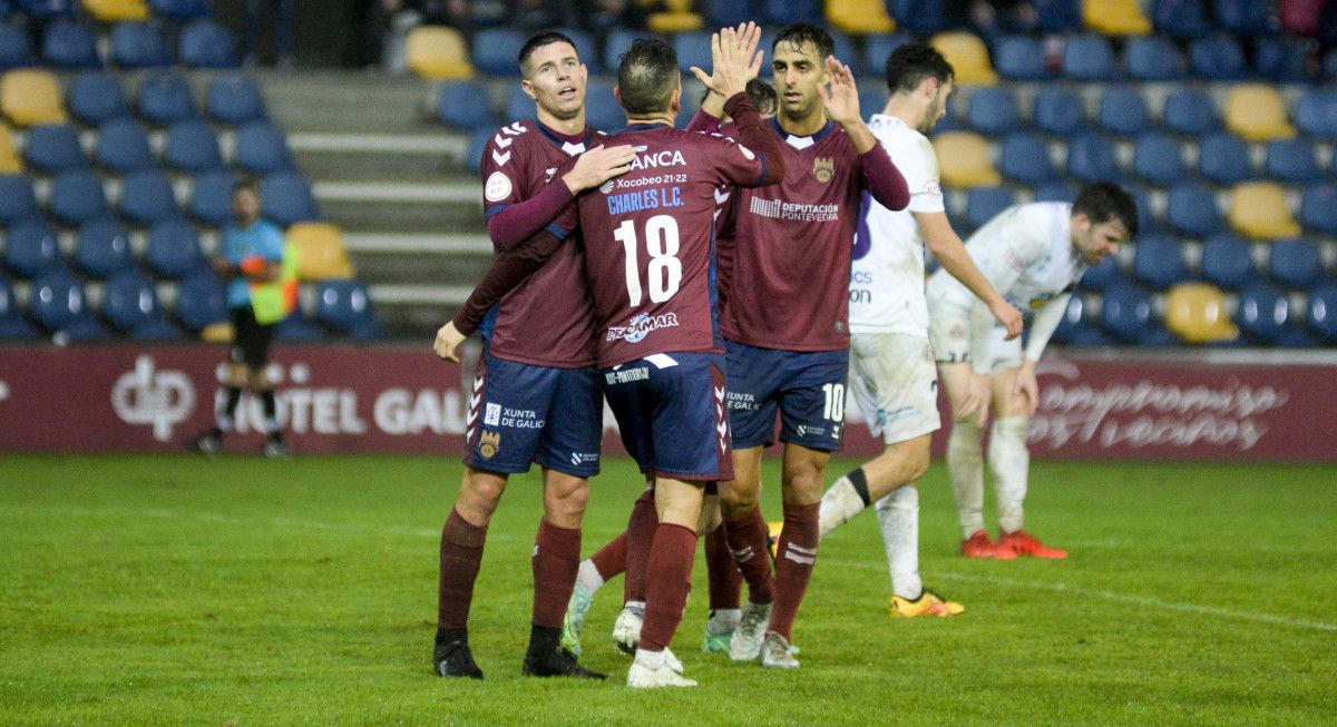 Partido de liga entre Pontevedra e Palencia Cristo Atlético en Pasarón