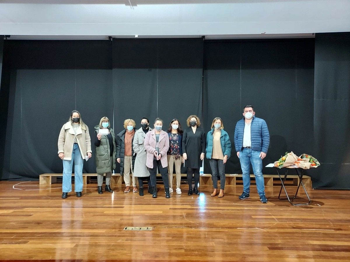 Entrega de premios del segundo concurso de decoración navideña de los comercios de Cuntis