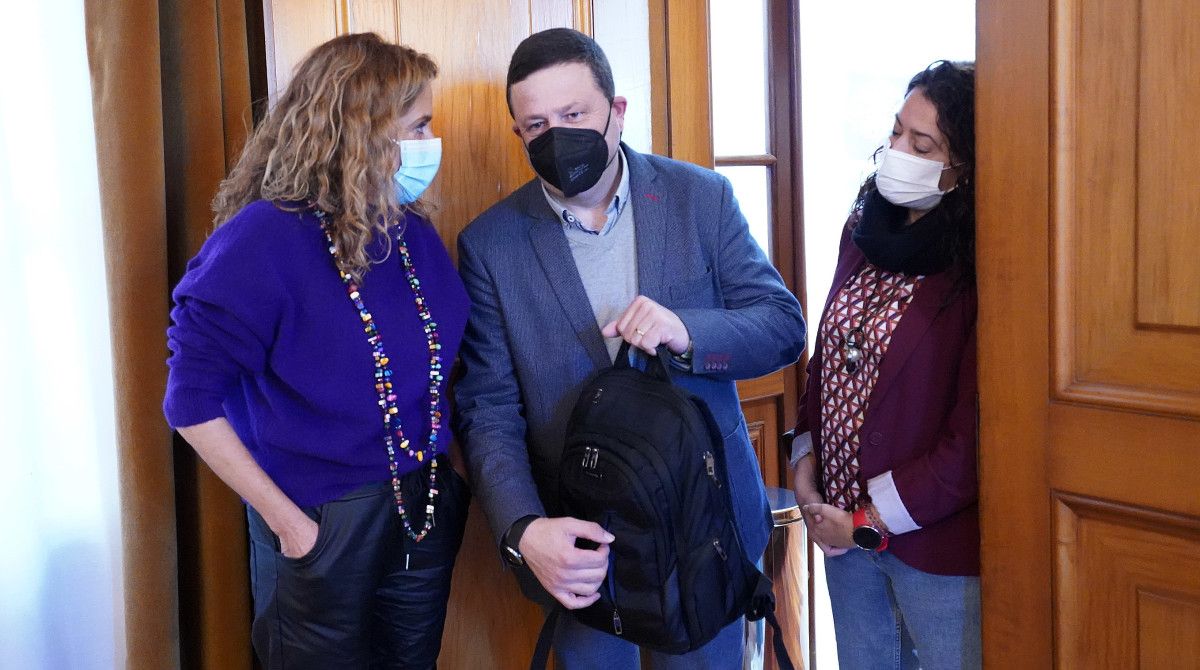 Carmela Silva, presidenta de la Deputación; el alcalde de Cuntis, Manuel Campos; y la concejala Concepción Campos