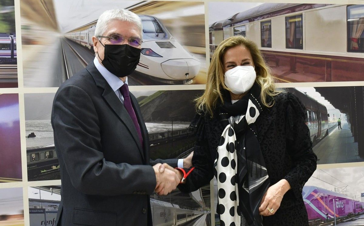 O presidente de Renfe, Isaías Táboas, e a presidenta da Deputación de Pontevedra, Carmela Silva O presidente de Renfe, Isaías Táboas, e a presidenta da Deputación de Pontevedra, Carmela Silva