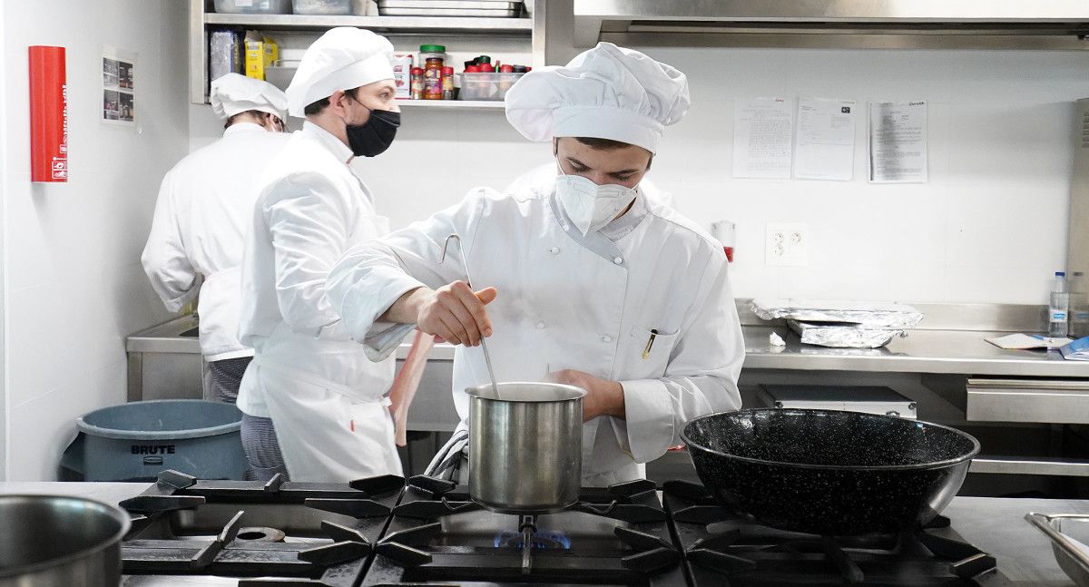 Jornada de degustación de "recetas de abuelas" en el Carlos Oroza