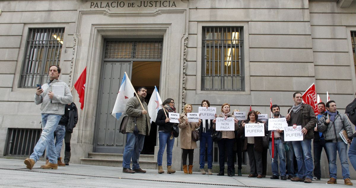 Concentración de las trabajadoras de Linorsa
