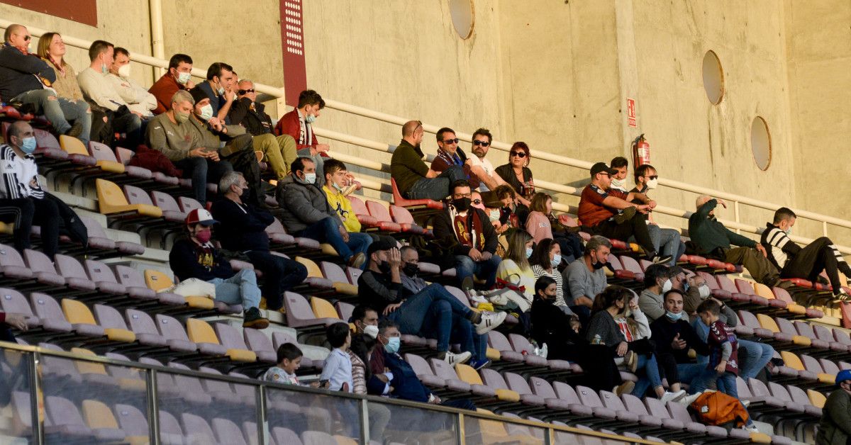 Grada de Pasarón en el partido de liga entre Pontevedra y Móstoles