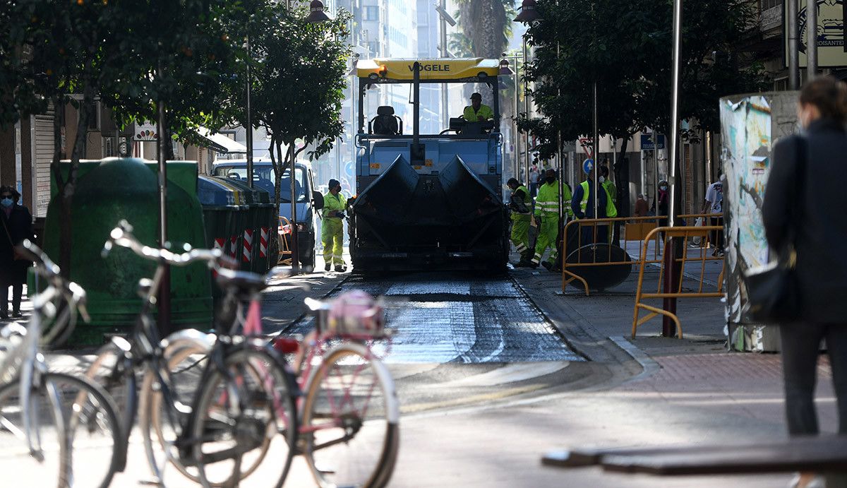 Obras de mantemento na rúa Peregrina