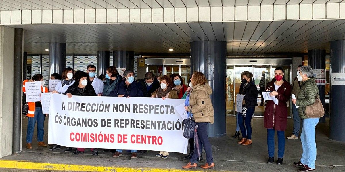 Protesta de representantes sindicales contra la gerencia en el Hospital Montecelo