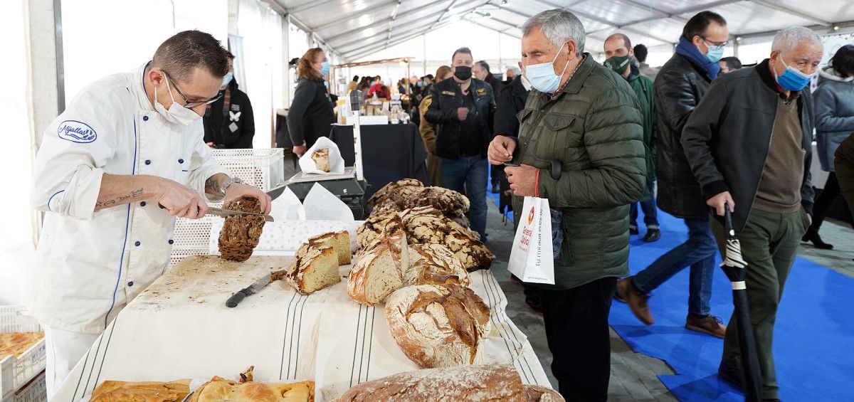 Feria 'O Mellor da Terra' en la Praza de España