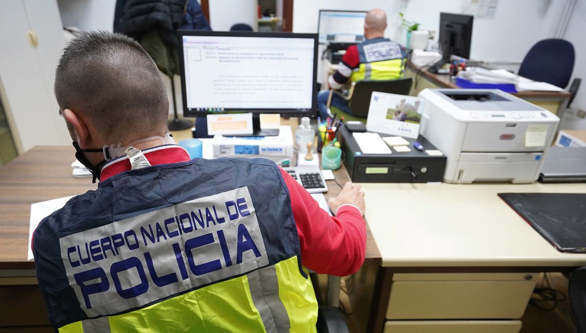 Agente de la Policía Nacional de la unidad Udef-Ciberdelincuencia de Pontevedra