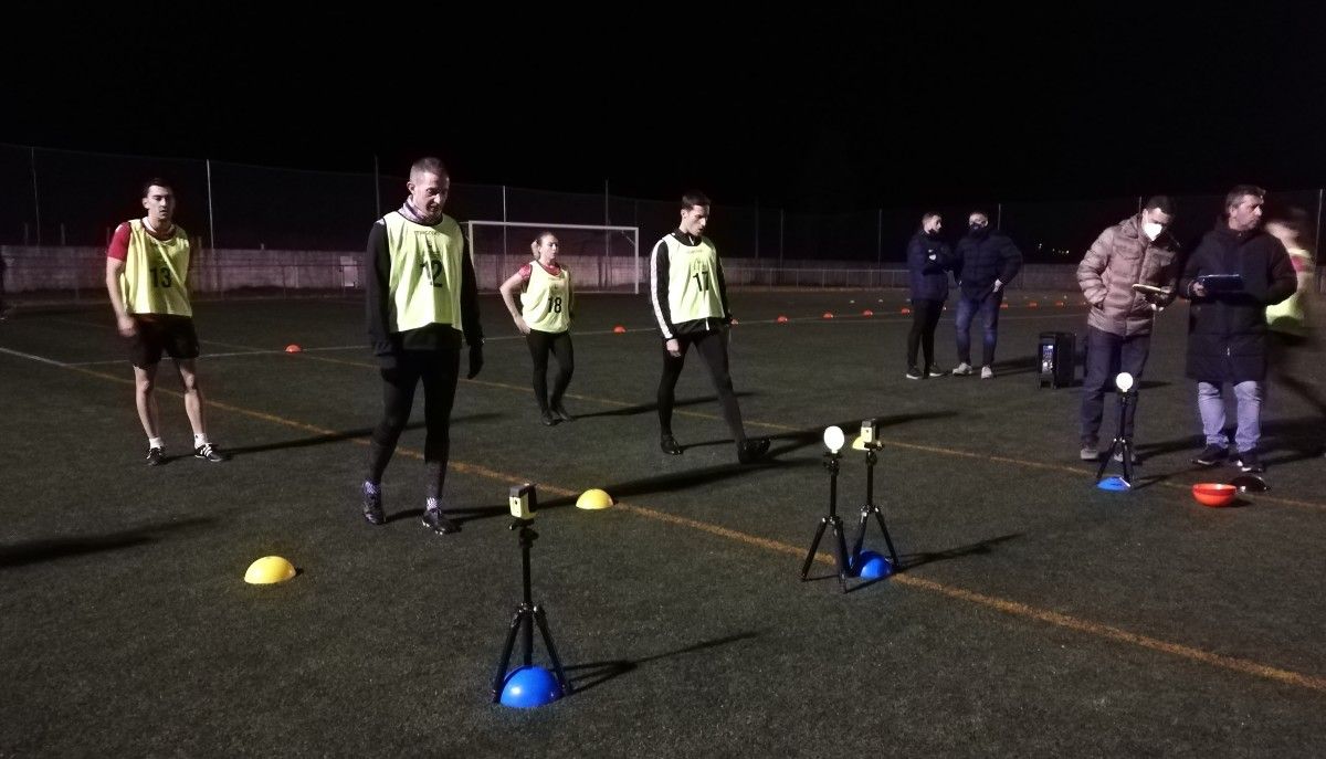 Probas físicas aos árbitros galegos de elite no campo de Trazo