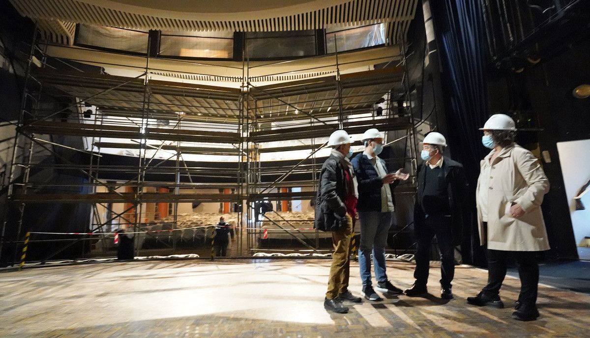 Lores e Fouces visitan as obras do Teatro Principal