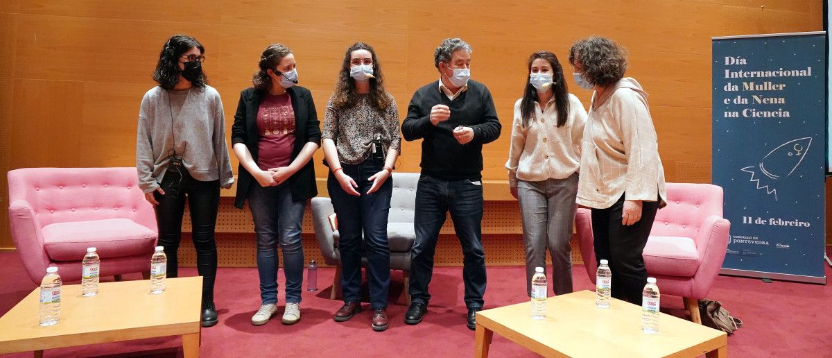 Paula Otero, Andrea Muras, Carmela Cela, Miguel Fernández Lores, Alba Aguión e Carmen Fouces