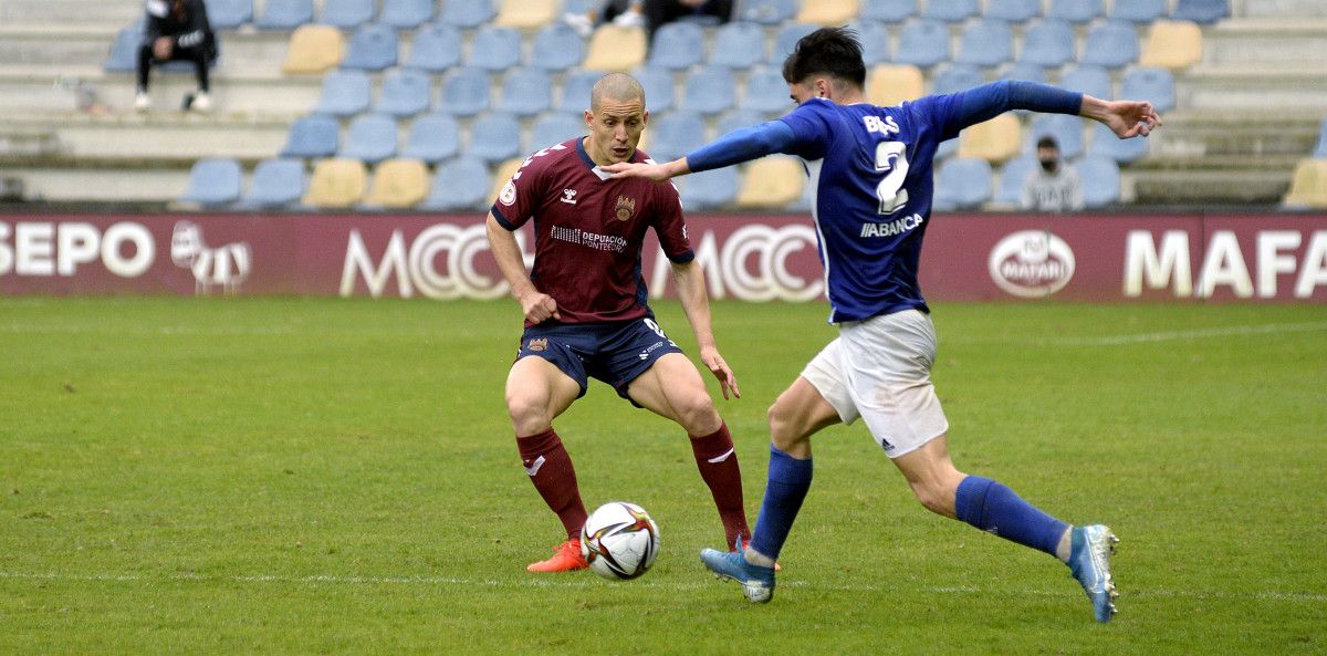 Partido de 2ª RFEF entre Pontevedra y Bergantiños en Pasarón
