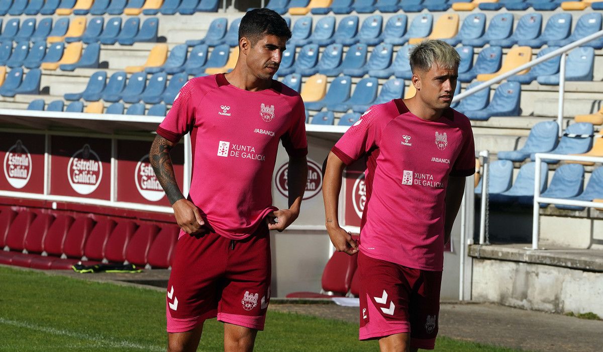 David Soto y Alberto Rubio, en un entrenamiento del Pontevedra en Pasarón