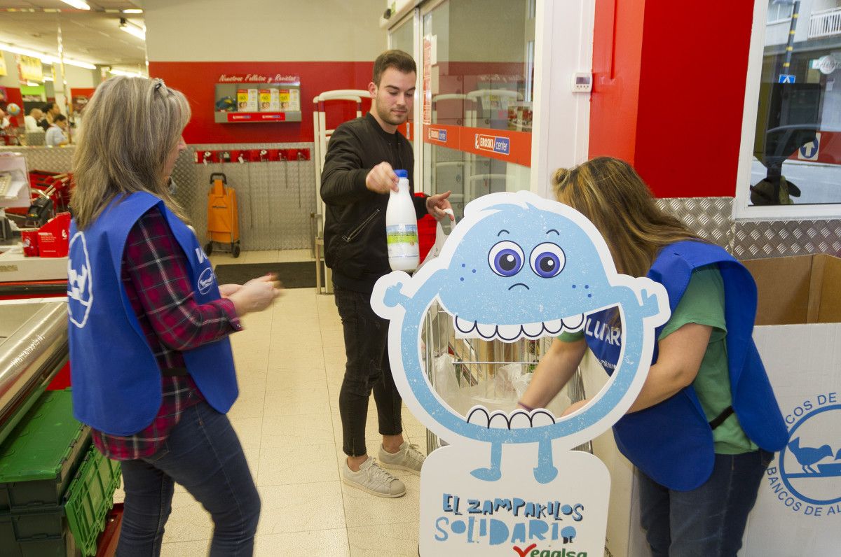 Personas voluntarias del Banco de Alimentos