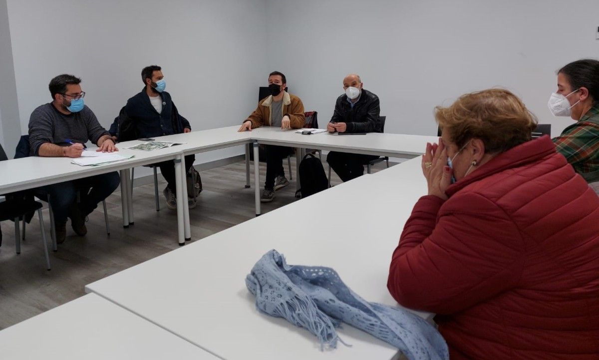 Néstor Rego visitou a parroquia pontevedresa de Lourizán 