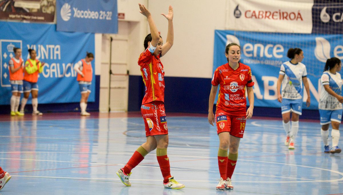 Partido entre Poio Pescamar e Marín Futsal na Seca