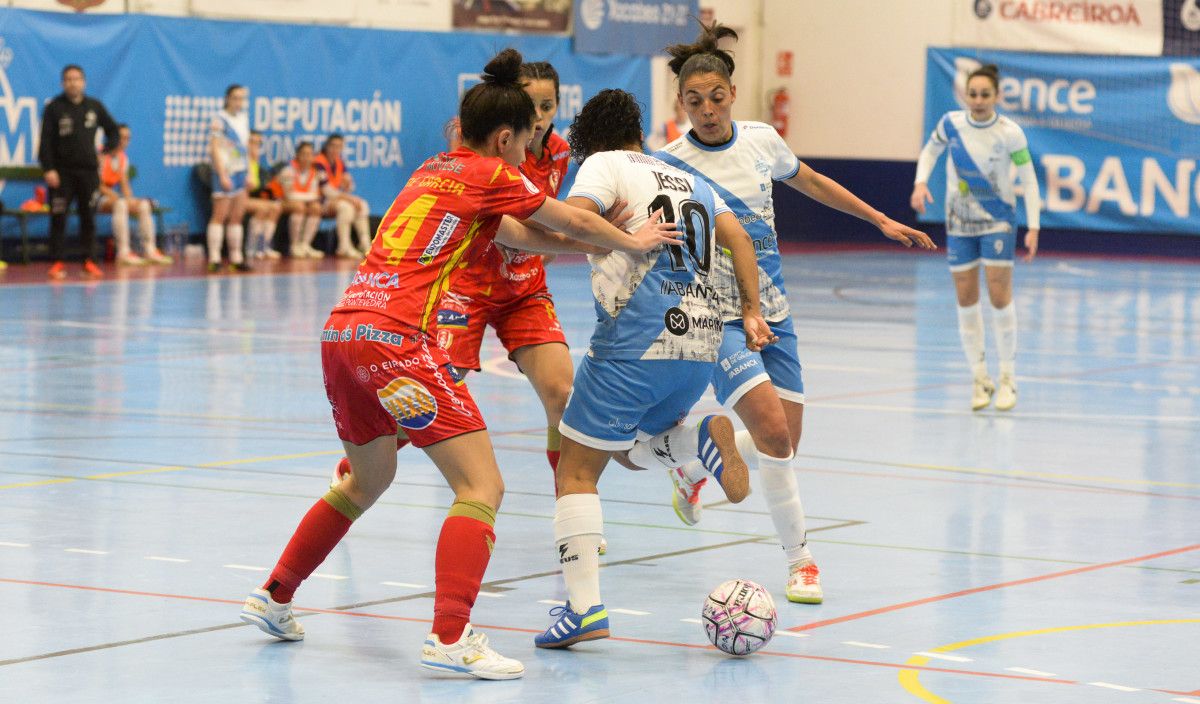 Partido entre Poio Pescamar e Marín Futsal na Seca