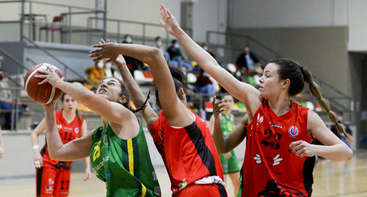 Partido de Liga Femenina 2 entre CB Arxil y BF León