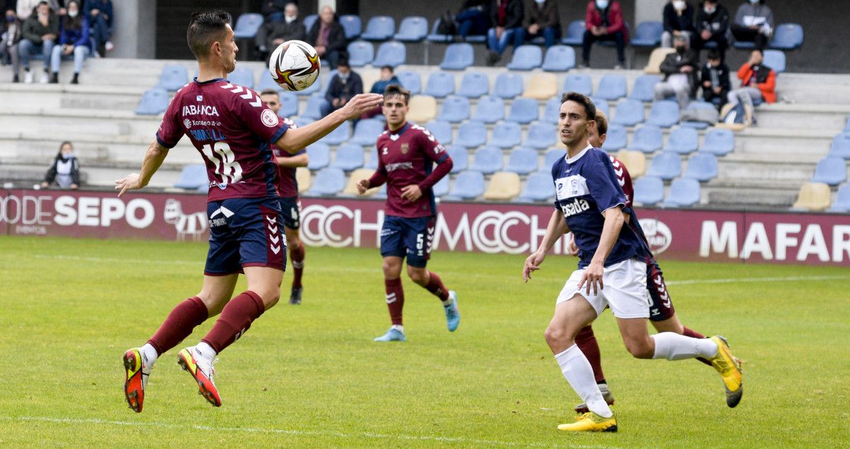 Partido de liga entre Pontevedra y Marino Luanco en Pasarón