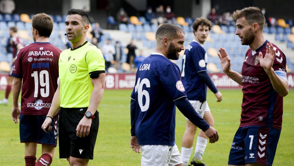 Partido de liga entre Pontevedra e Marino Luanco en Pasarón da tempada 21-22