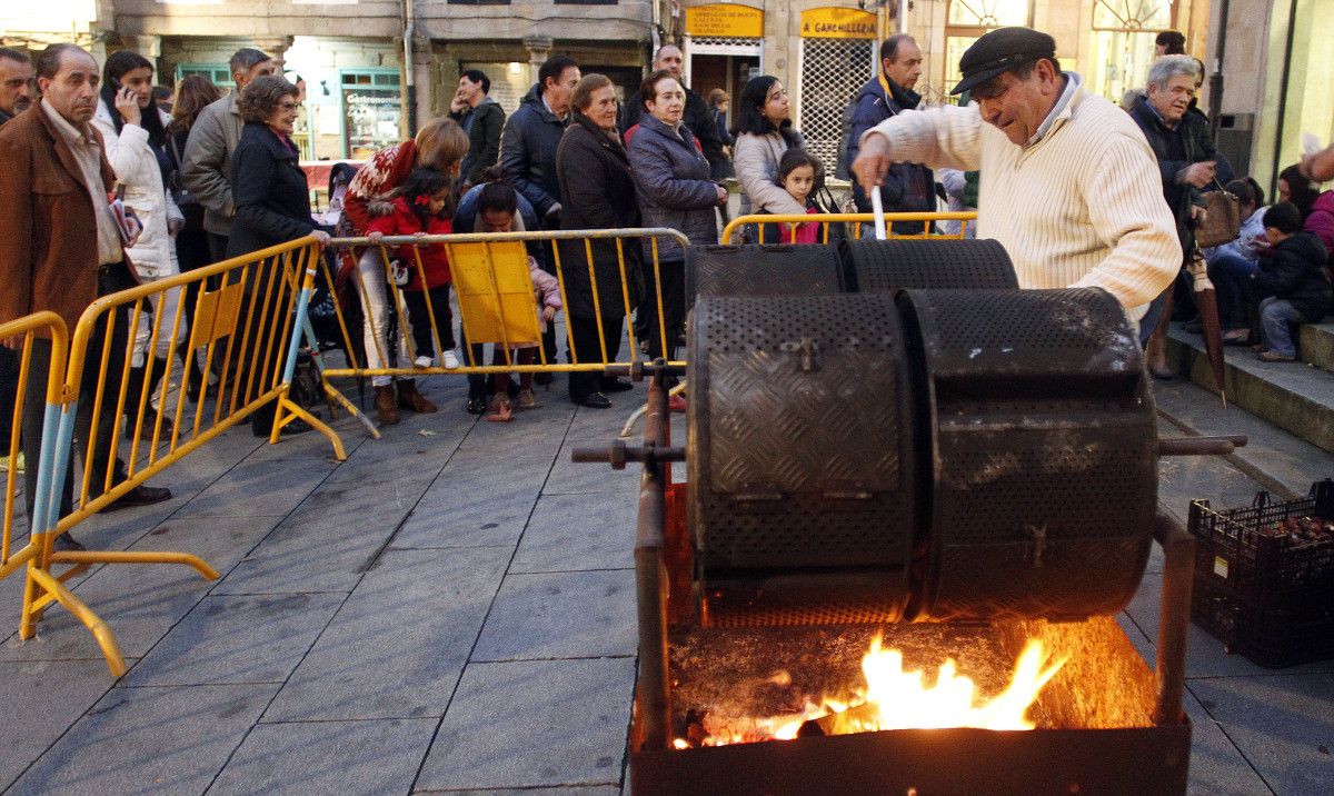 Magosto e foliada organizados polos comerciantes da praza da Verdura e a rúa San Sebastián