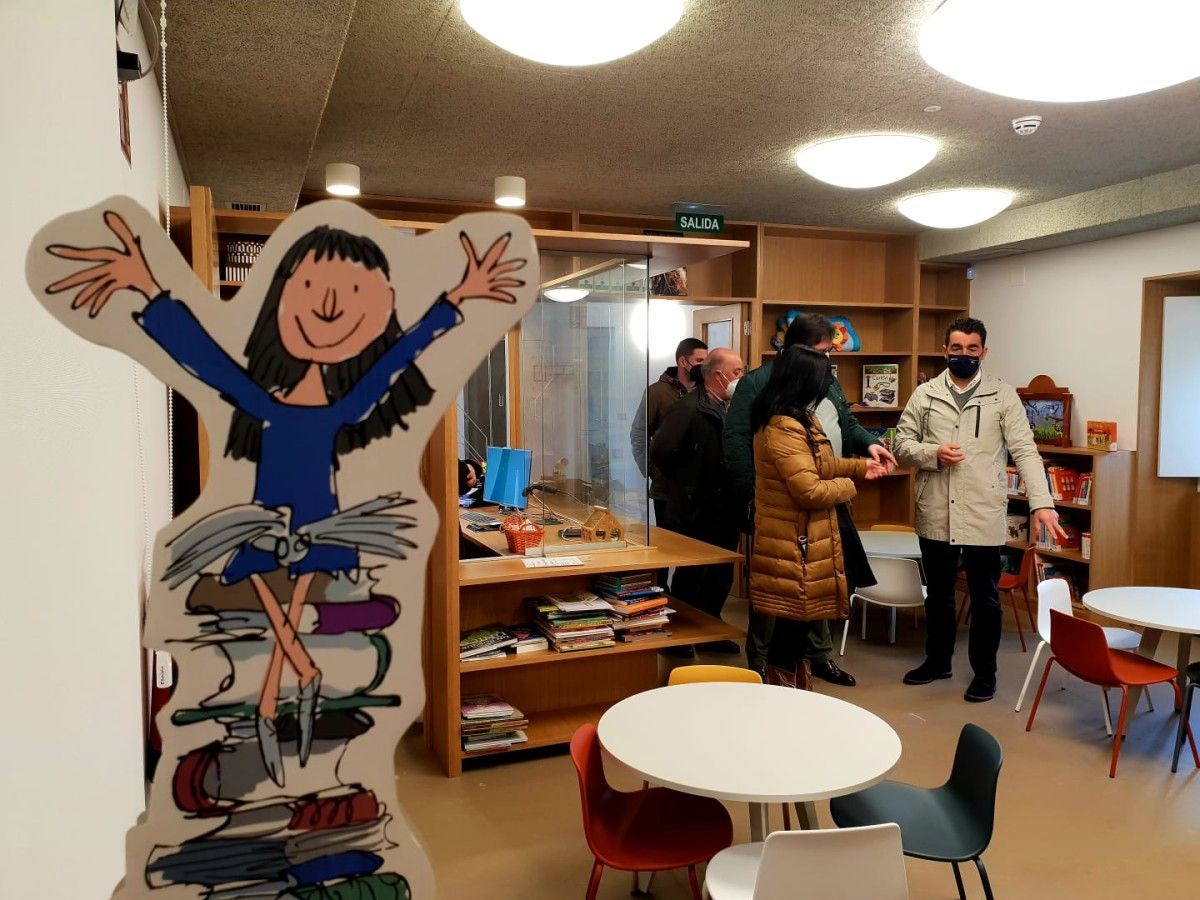 A Biblioteca da Illa de Arousa moderniza as súas instalacións da Casa de Godoy