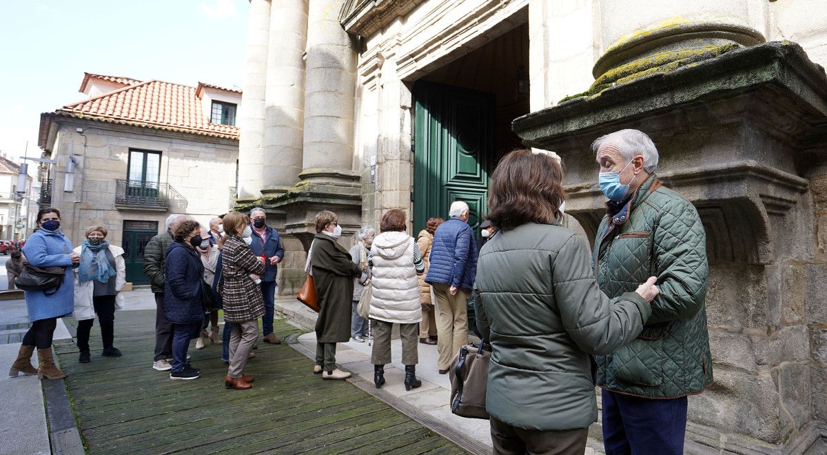 Rito das 'tres grazas' en San Bartolomeu (Jesús Medrano, primeiro pola dereita)