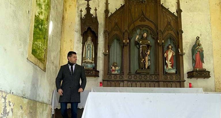 Capilla del Balneario con las imágenes recuperadas