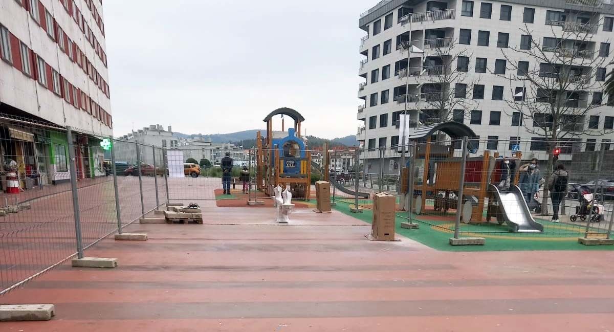 Obras de ampliación do parque infantil da pasarela José Adrio