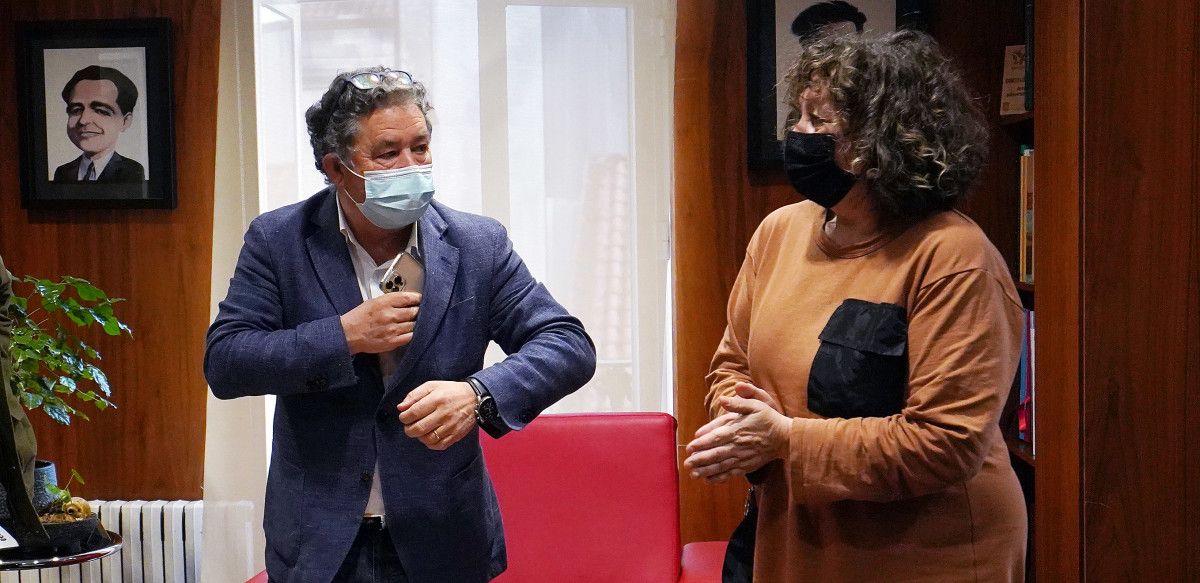 O alcalde Pontevedra Miguel Fernández Lores e a concelleira de Persoal Carmen Fouces