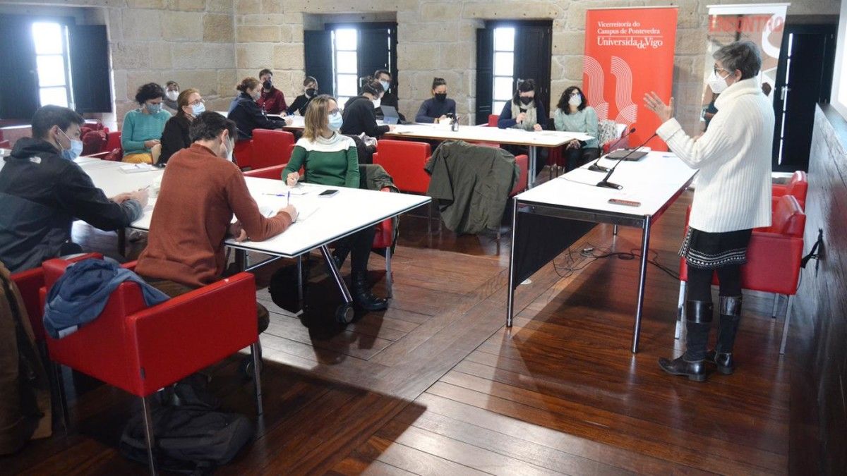 Grupos de investigación de la Uvigo y representantes de empresas comparten conocimientos en la Casa das Campás