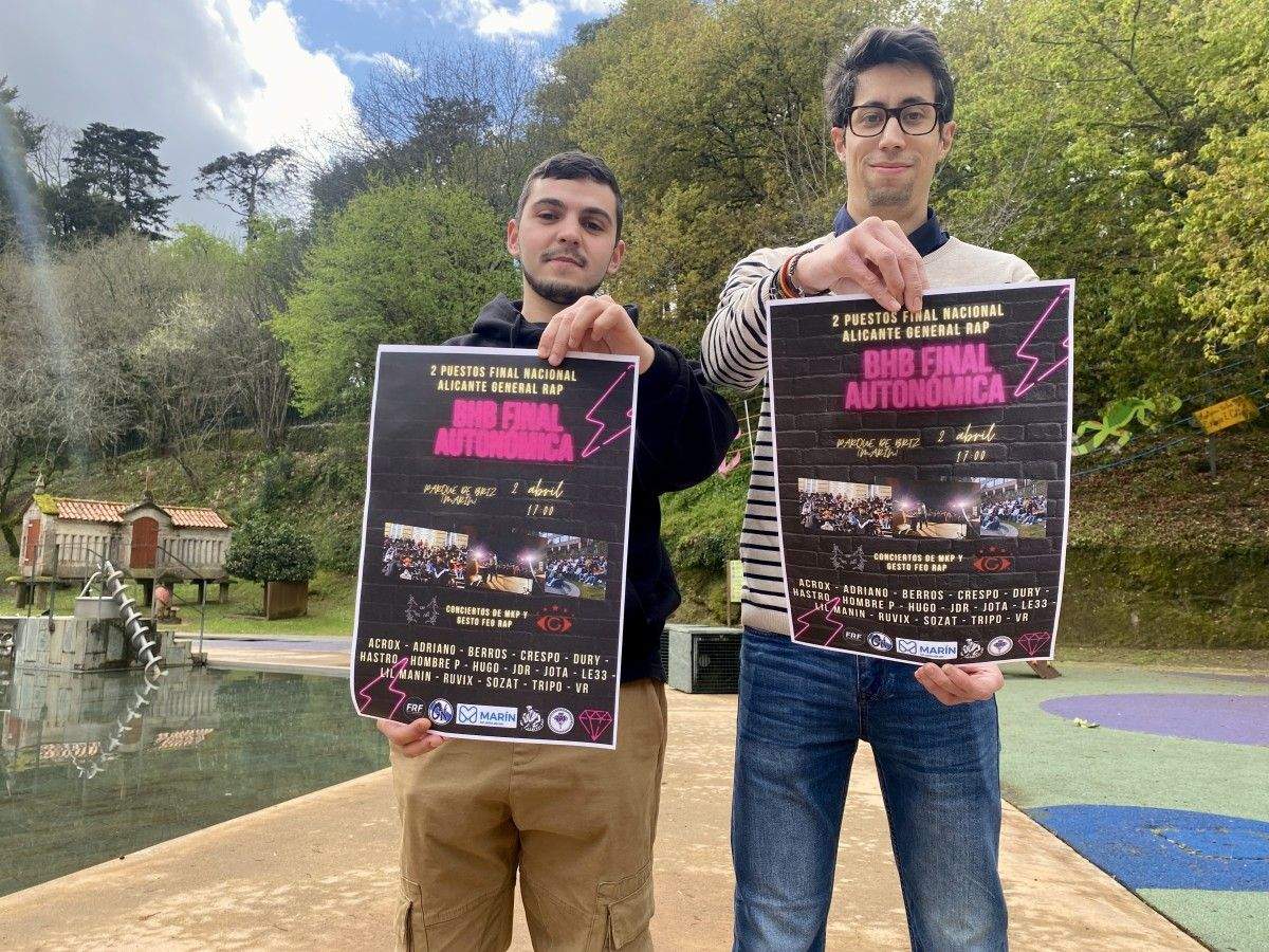 O concelleiro Hugo González e o representante de Best Hit Battles Galicia, Bastián Hermo Buceta