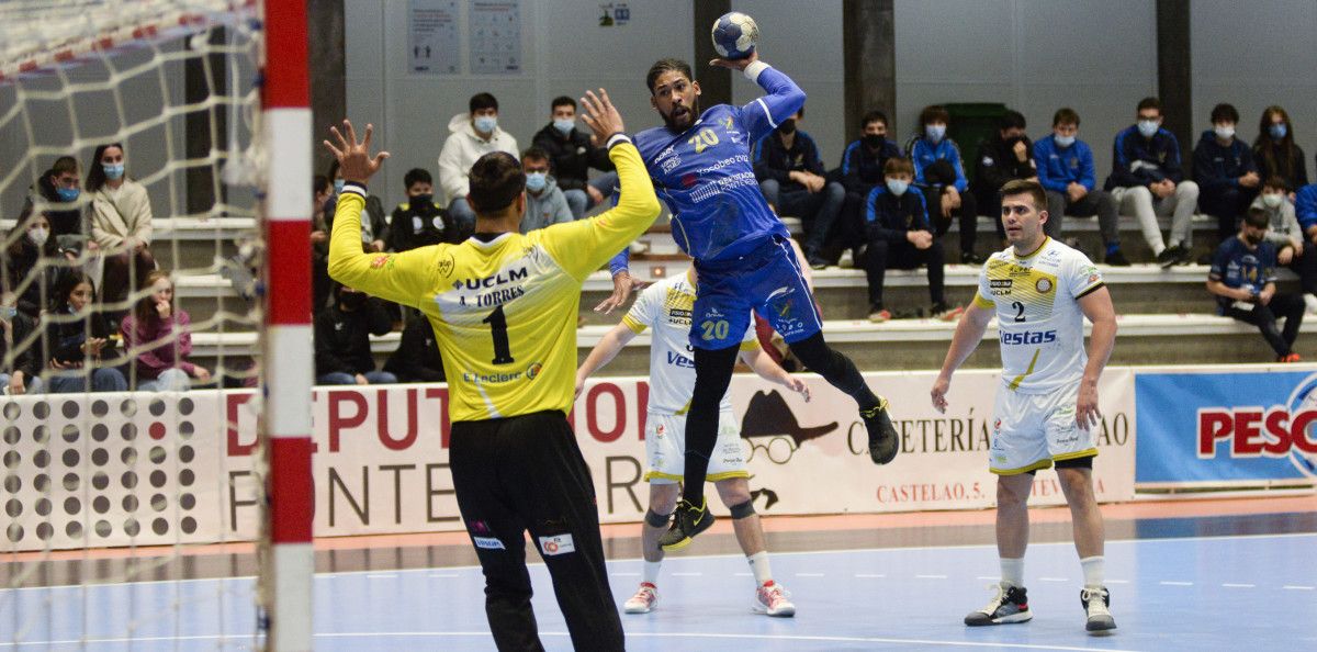 Partido entre Teucro e Alarcos Ciudad Real no Pavillón Municipal