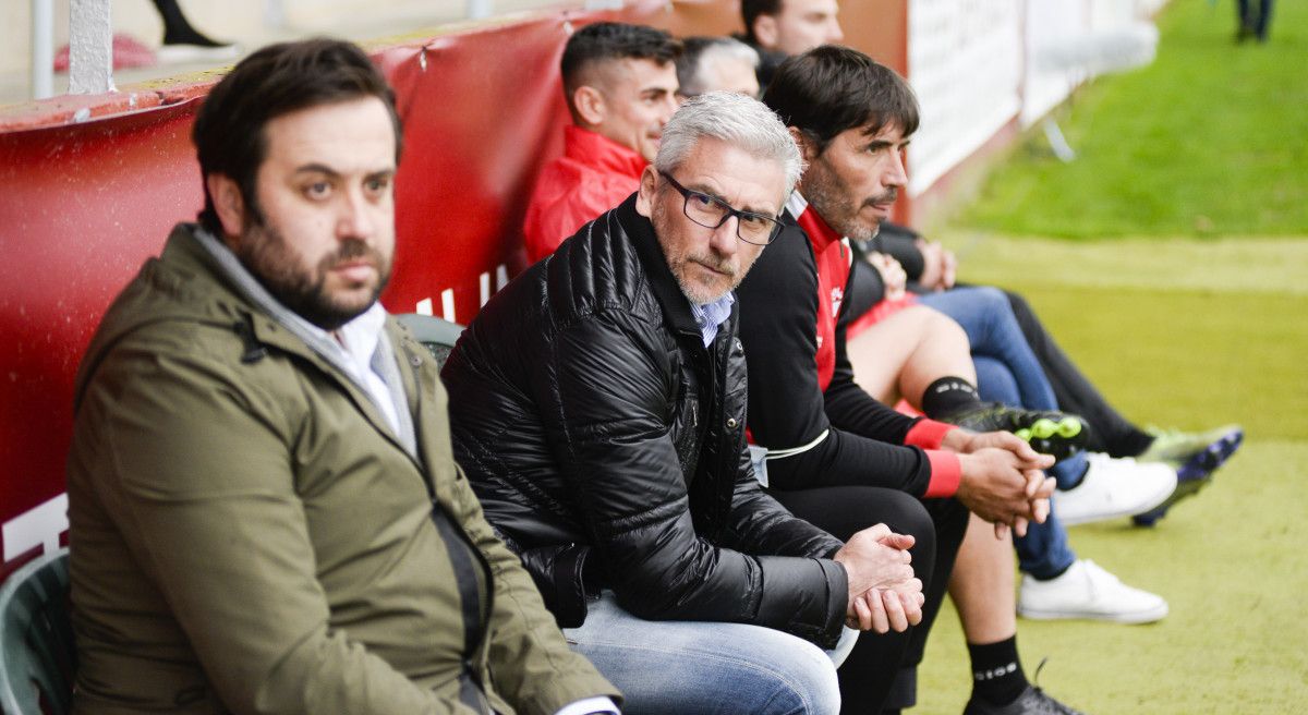 Partido entre Arosa e Real Avilés na Lomba