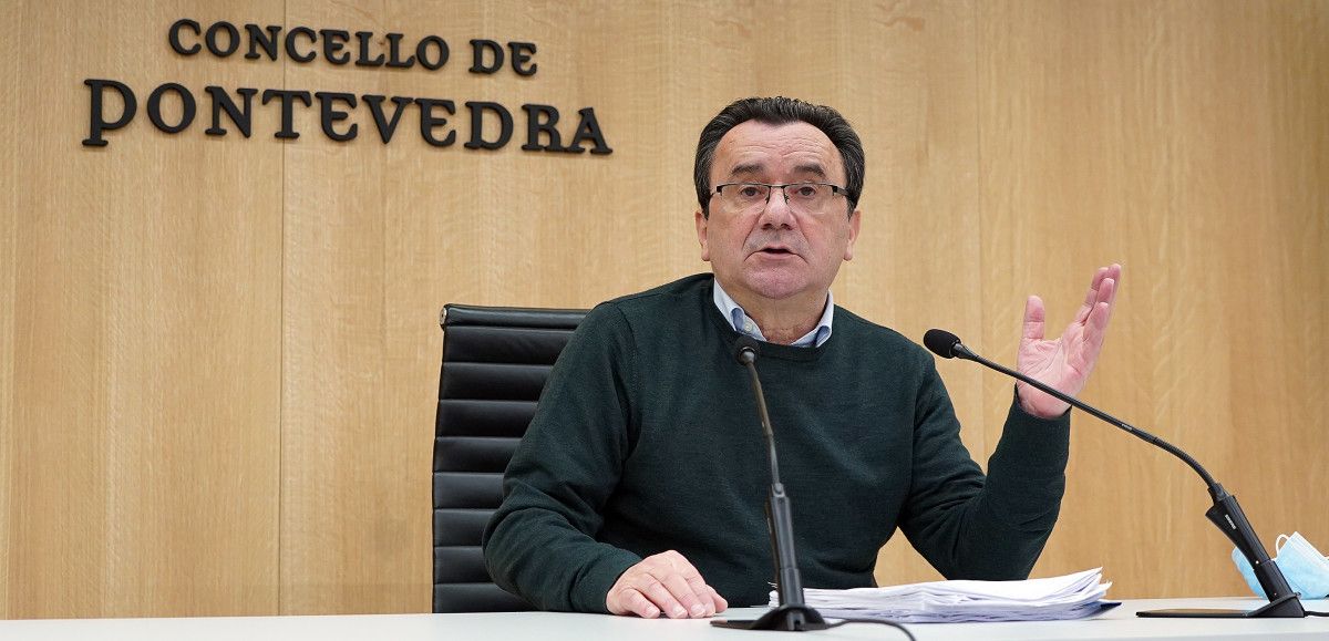 Raimundo González
