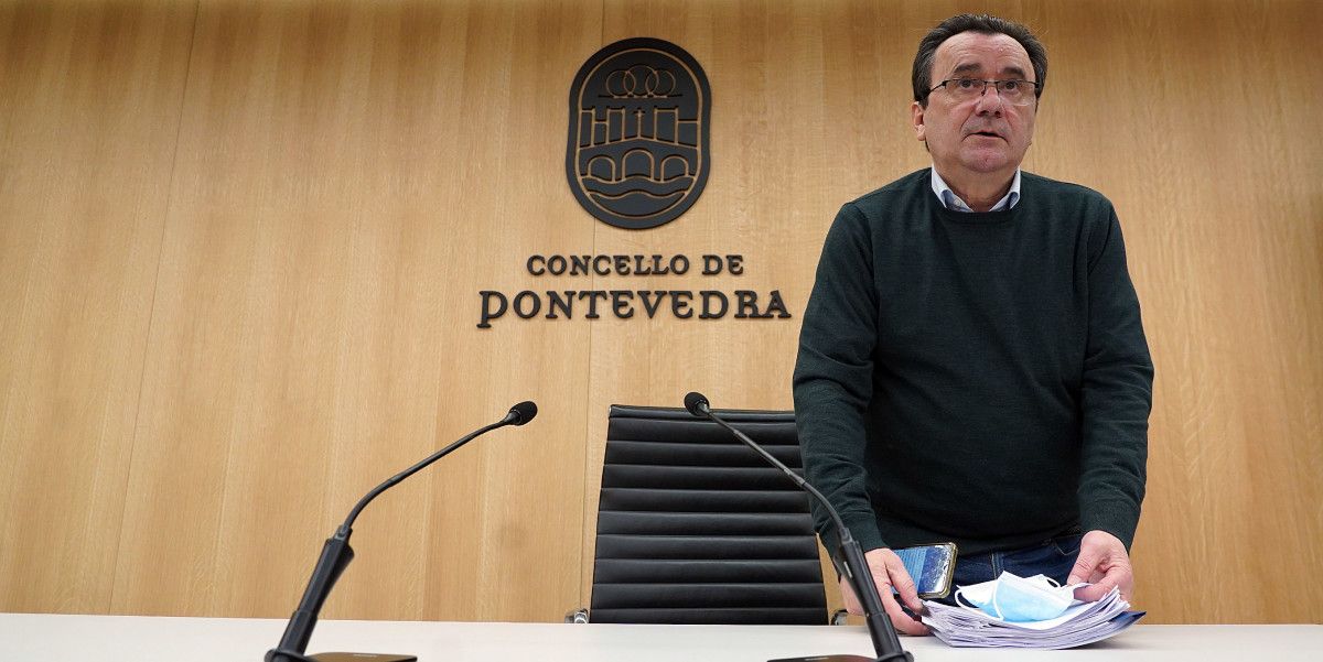 Raimundo González
