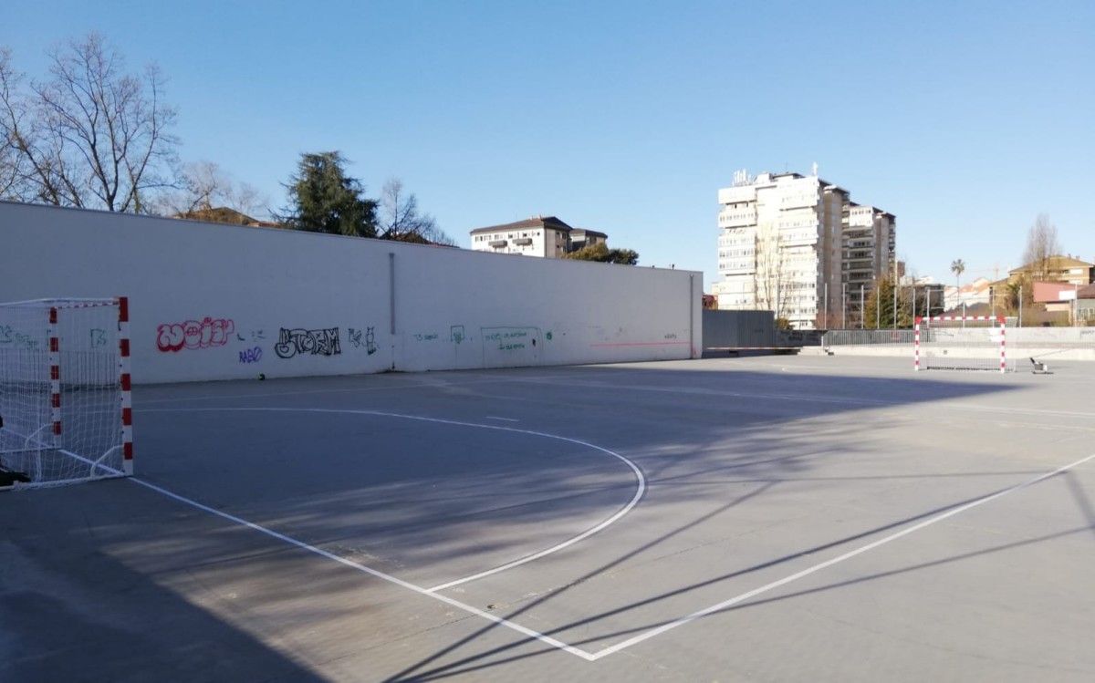 Deportes instala novas porterías nas pistas de Campolongo