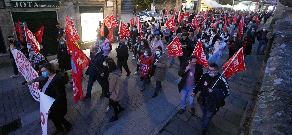 Manifestación dos sindicatos pola suba dos prezos