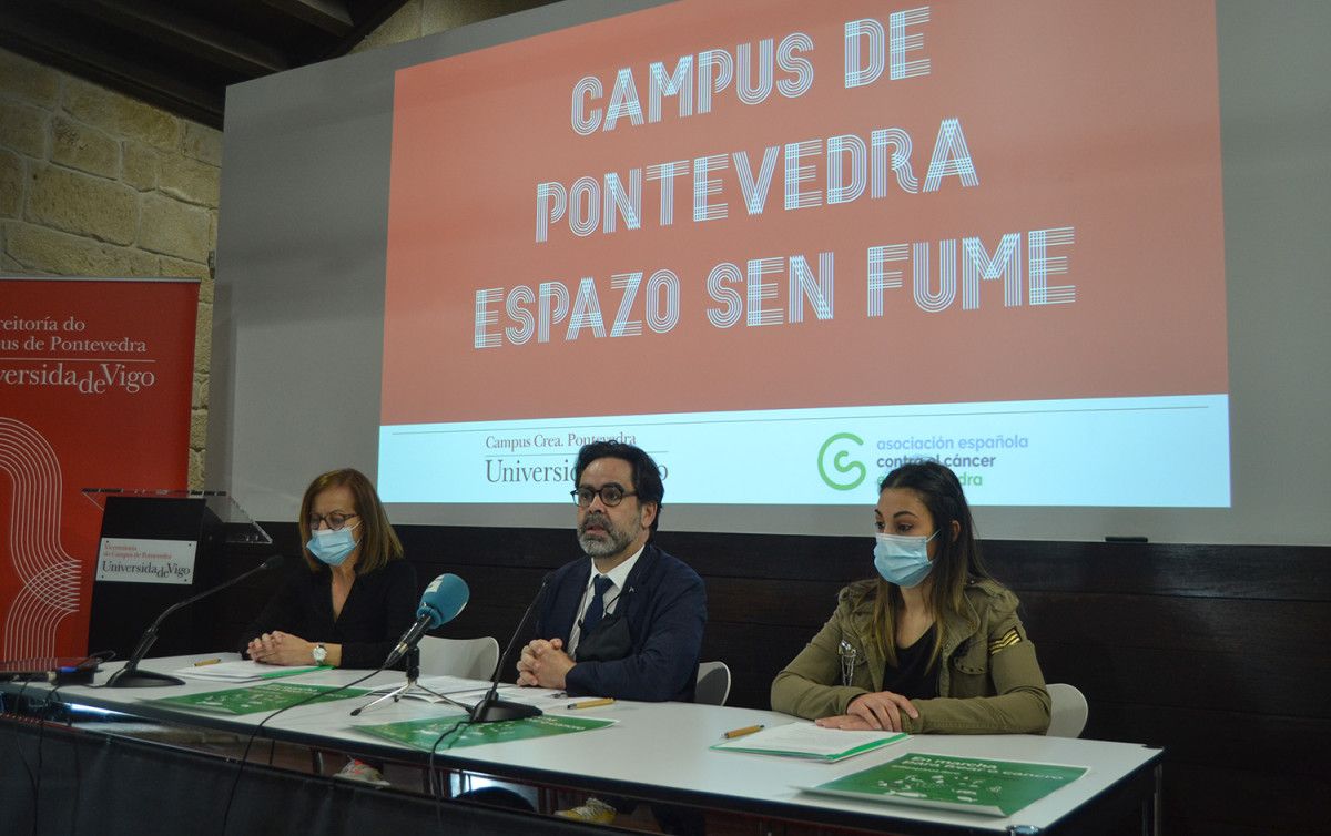 Universidad de Vigo e AECC declaran "Espazo sen Fume" o campus de Pontevedra
