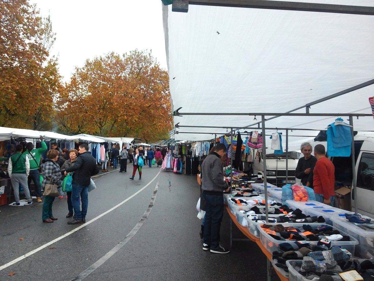 Mercadillo en A Xunqueira