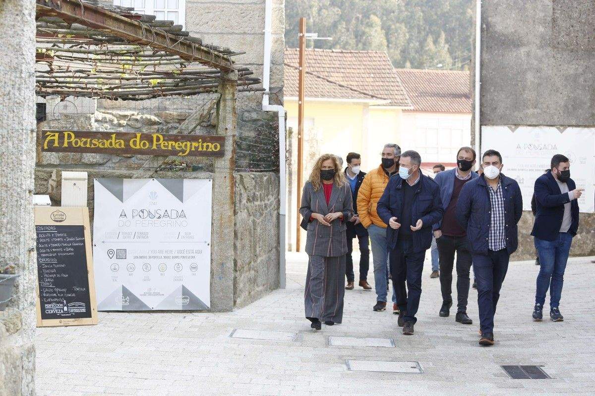 Visita á renovada Praza de San Amaro