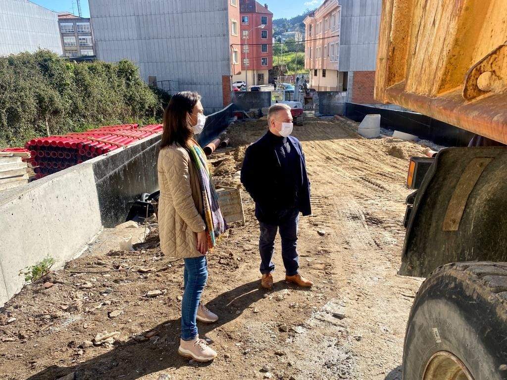 Mária Ramallo e Manuel Santos comproban o avance das obras da nova travesía República Argentina