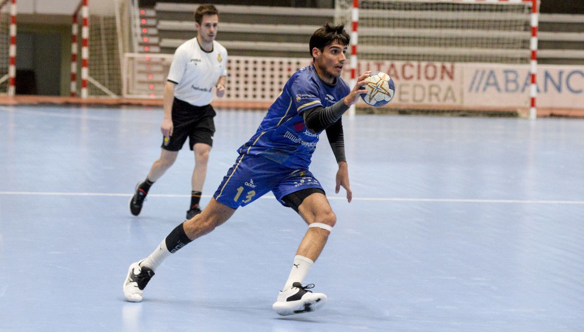 Álex Pereiro, no partido entre Teucro e Esplugues da tempada 21-22